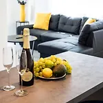 Apartment Azzurro - With Private Rooftop Jacuzzi *