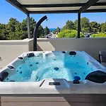 Apartment Azzurro - With Private Rooftop Jacuzzi Zadar