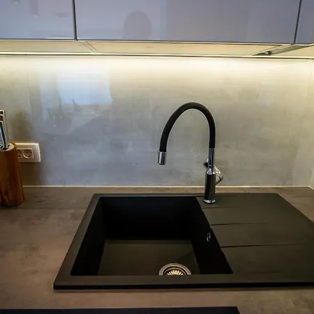 Апартаменти Azzurro - With Private Rooftop Jacuzzi Задар