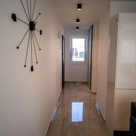 Апартаменти Azzurro - With Private Rooftop Jacuzzi *
