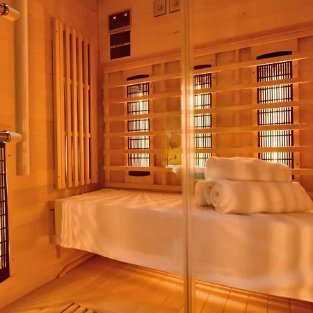 Апартаменти Azzurro - With Private Rooftop Jacuzzi Задар