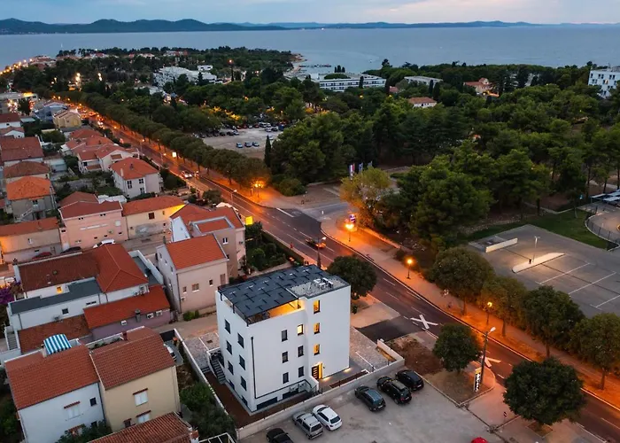 Apartment Azzurro - With Private Rooftop Jacuzzi *