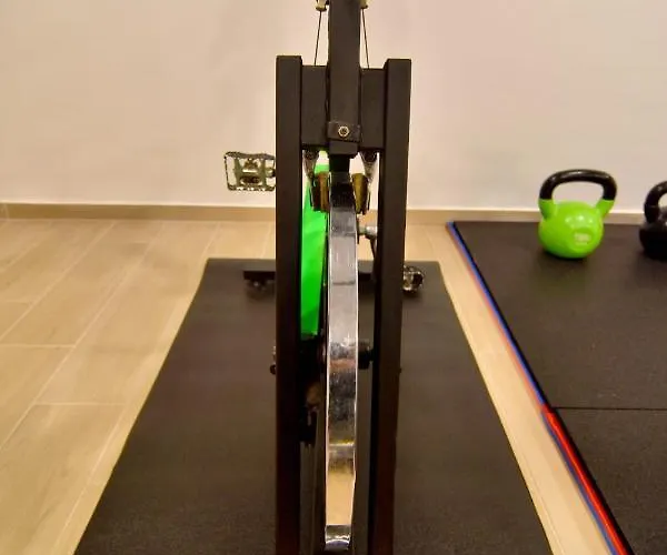 Azzurro - With Private Rooftop Jacuzzi Apartment *