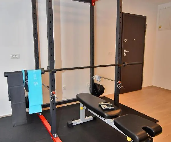 Azzurro - With Private Rooftop Jacuzzi *