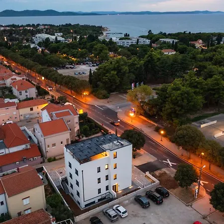 Apartment Azzurro - With Private Rooftop Jacuzzi *