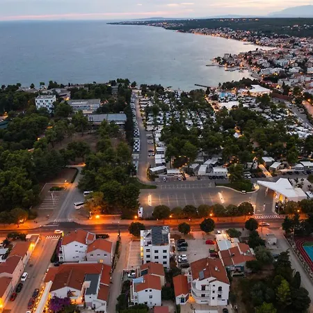 Apartment Azzurro - With Private Rooftop Jacuzzi