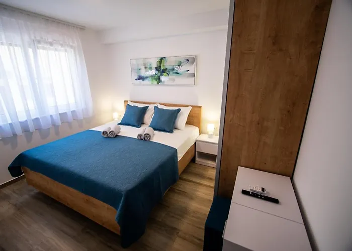 Appartement Azzurro - With Private Rooftop Jacuzzi *