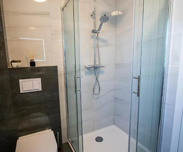 Azzurro - With Private Rooftop Jacuzzi Zadar