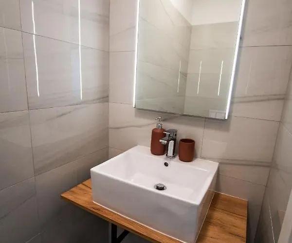 Appartement Azzurro - With Private Rooftop Jacuzzi Zadar