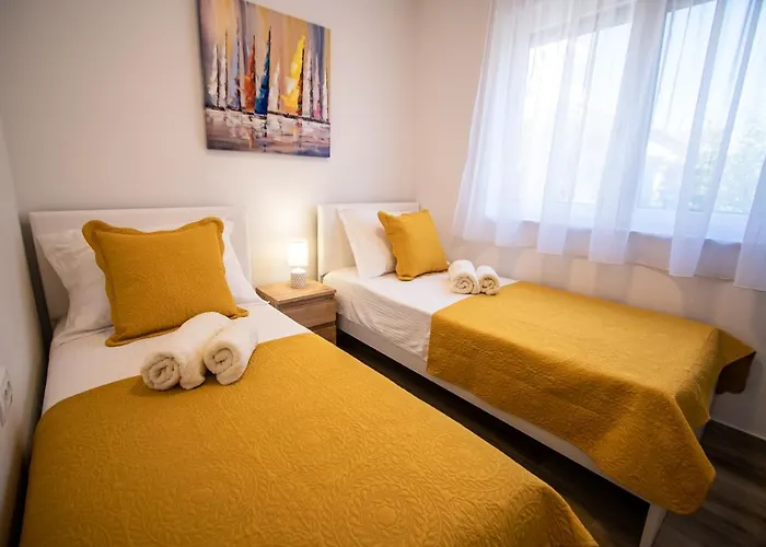 Appartamento Azzurro - With Private Rooftop Jacuzzi Zara