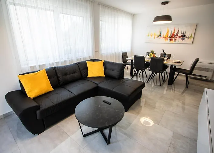 Azzurro - With Private Rooftop Jacuzzi Appartement