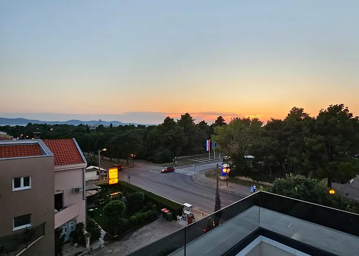 Appartement Azzurro - With Private Rooftop Jacuzzi Zadar