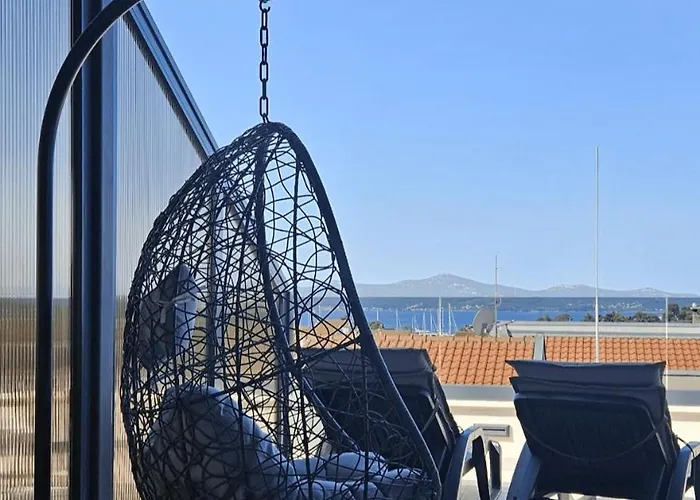 Azzurro - With Private Rooftop Jacuzzi Appartement Zadar